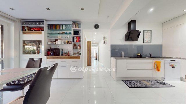 Eladó ikerház, Nyíregyházán 129 M Ft, 2+1 szobás