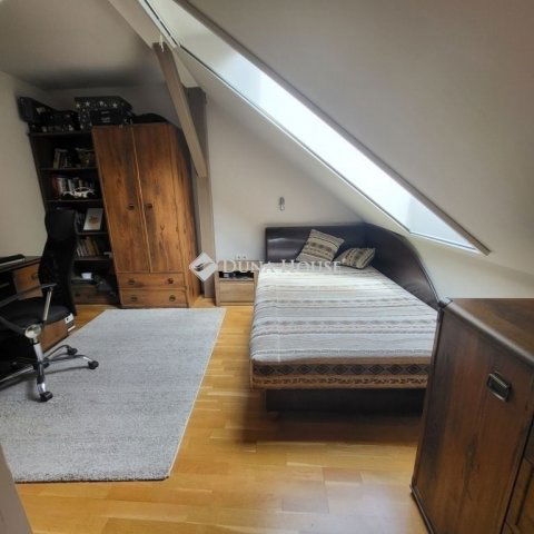 Eladó családi ház, Szegeden 210 M Ft, 6 szobás