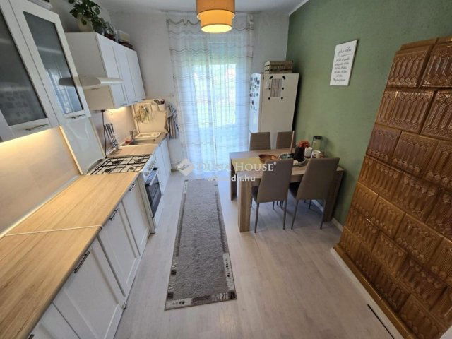 Eladó családi ház, Sárosdon 33.9 M Ft, 3 szobás