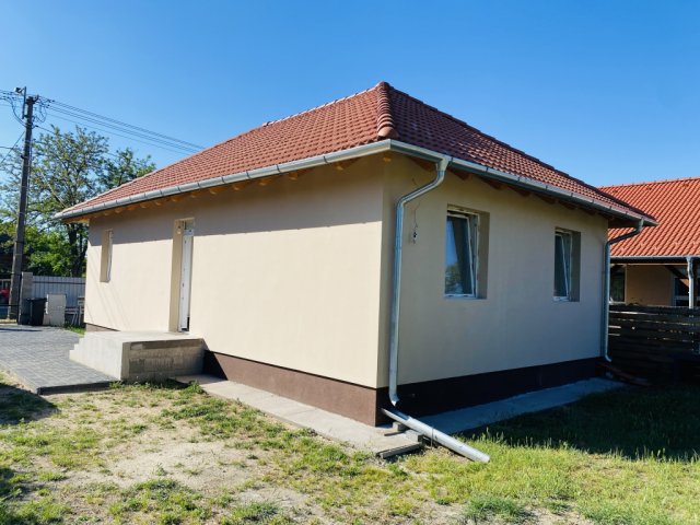 Eladó családi ház, Hernádon 64.9 M Ft, 2 szobás