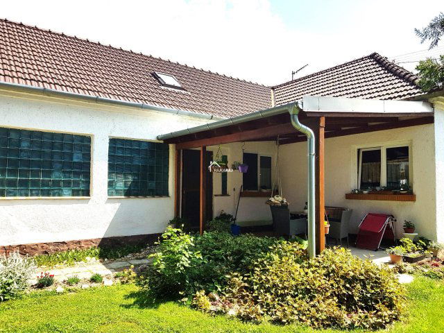 Eladó családi ház, Bezenyén 63.8 M Ft, 3 szobás