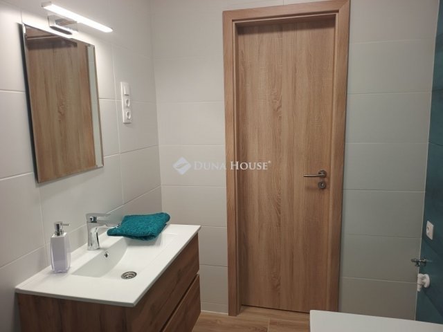 Eladó családi ház, Cserkúton 59.9 M Ft, 2 szobás