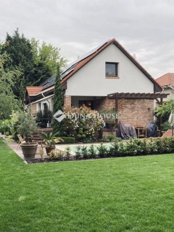 Eladó családi ház, Dunaharasztin, Babits Mihály utcában 210 M Ft