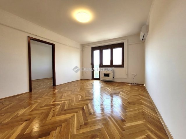 Eladó téglalakás, Mohácson 42 M Ft, 2 szobás