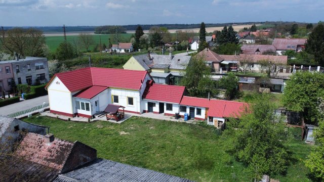 Eladó családi ház, Csurgón 48.735 M Ft, 3 szobás