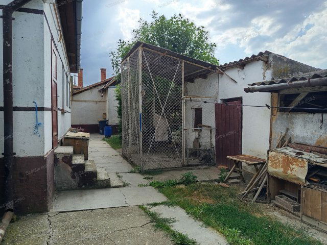 Eladó családi ház, Szajolon 26.9 M Ft, 2 szobás