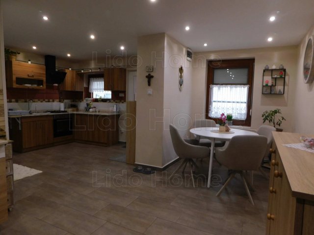 Eladó családi ház, Dombóváron 40.9 M Ft, 3 szobás