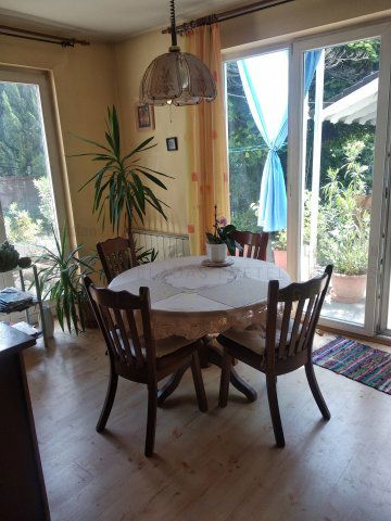 Eladó családi ház, Szegeden 99.9 M Ft, 6 szobás