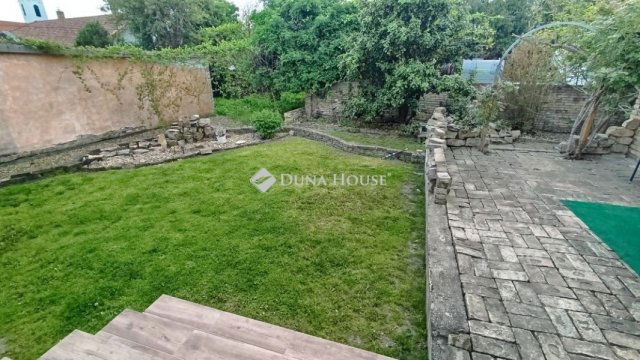 Eladó családi ház, Mohácson 138 M Ft, 4 szobás