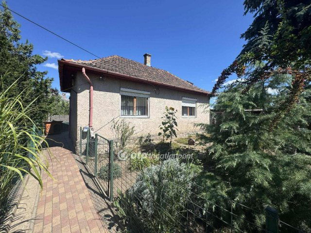 Eladó családi ház, Debrecenben 64.9 M Ft, 3 szobás