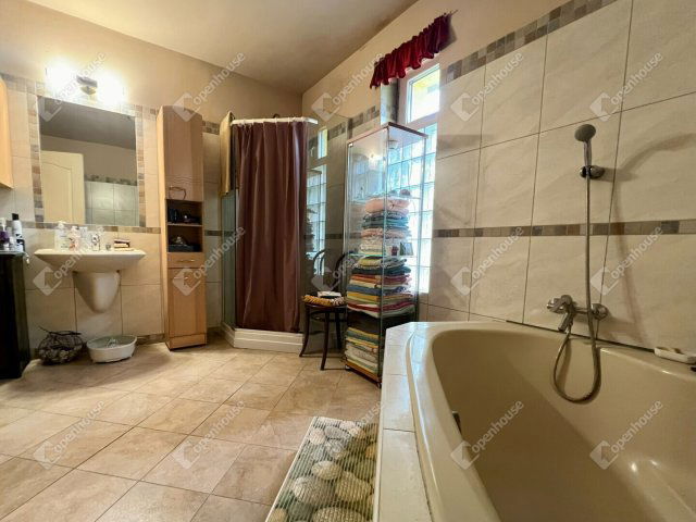 Eladó családi ház, Abdaon 118 M Ft, 5 szobás