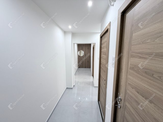 Eladó panellakás, Miskolcon 37.99 M Ft, 2 szobás