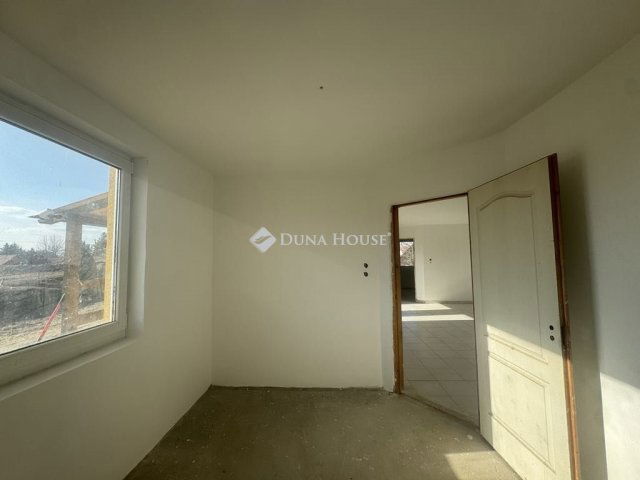 Eladó családi ház, Farmoson 29.9 M Ft, 4 szobás