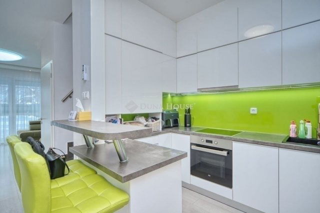 Eladó sorház, Budapesten, X. kerületben 139.9 M Ft, 4 szobás