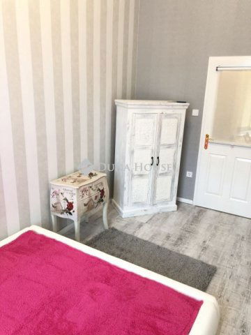 Eladó téglalakás, Budapesten, V. kerületben 132 M Ft, 2 szobás