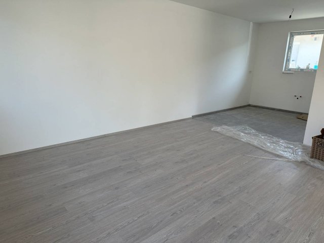 Eladó ikerház, Szigetszentmiklóson 99.9 M Ft, 5 szobás