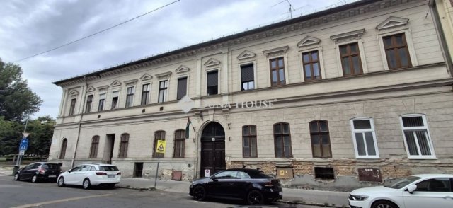 Eladó téglalakás, Budapesten, VIII. kerületben 58.9 M Ft