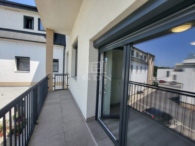 Eladó téglalakás, Szombathelyen 65.8 M Ft, 3 szobás