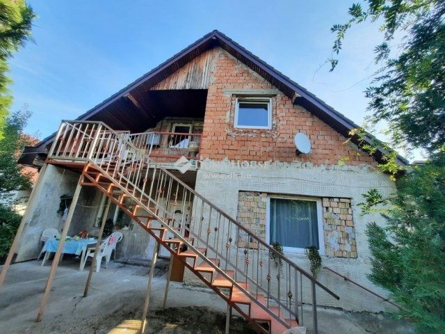 Eladó családi ház, Szigetszentmiklóson 95 M Ft, 6 szobás