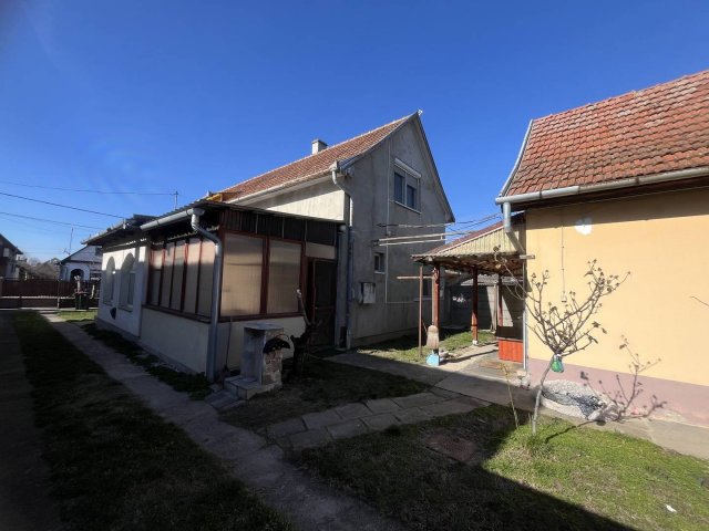 Eladó családi ház, Hajdúszoboszlón 97.99 M Ft, 6+1 szobás