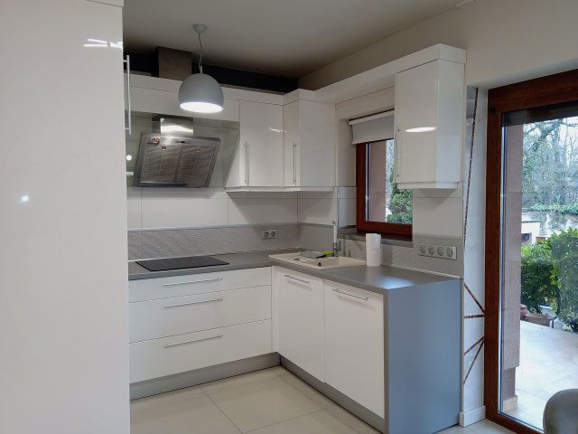 Eladó téglalakás, Vácrátóton 89.9 M Ft, 3 szobás