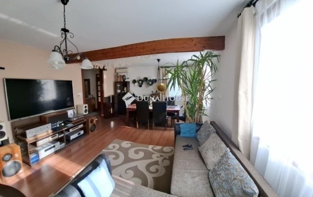 Eladó családi ház, Vecsésen 149.999 M Ft, 5 szobás