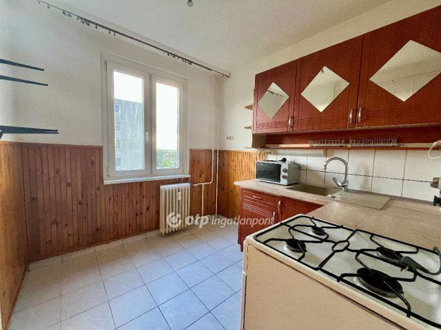 Eladó panellakás, Nyíregyházán 41.5 M Ft, 2+1 szobás