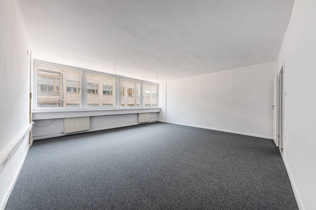 Kiadó iroda, Budapesten, XIII. kerületben 225 E Ft / hó, 1 szobás