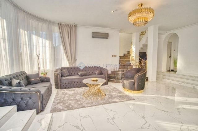 Eladó családi ház, Gyálon 299 M Ft, 7 szobás