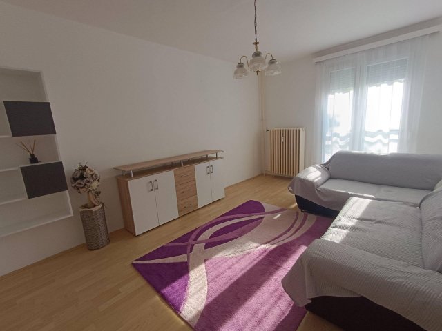Kiadó téglalakás, albérlet, Pécsett 180 E Ft / hó, 2 szobás