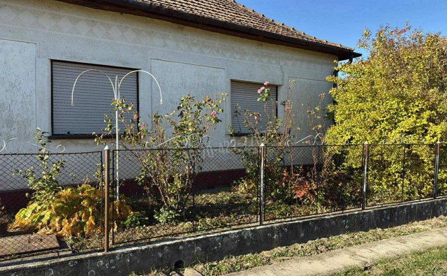 Eladó családi ház, Abádszalókban 14.9 M Ft, 3 szobás