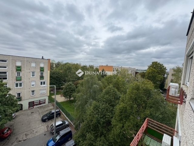 Eladó panellakás, Budapesten, XVI. kerületben 95.9 M Ft, 4 szobás