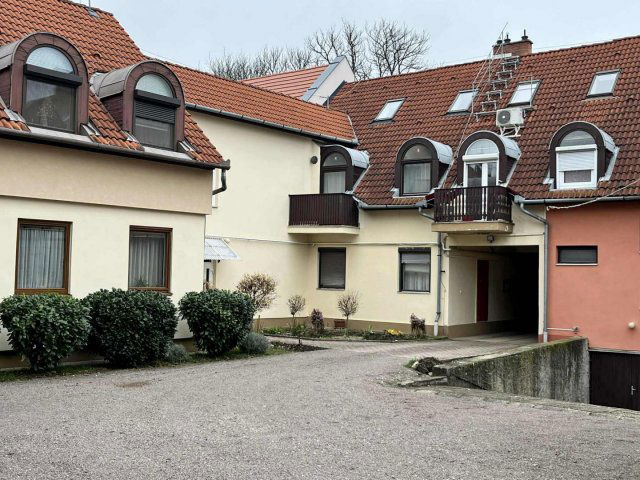 Eladó téglalakás, Egerben 59 M Ft, 3 szobás