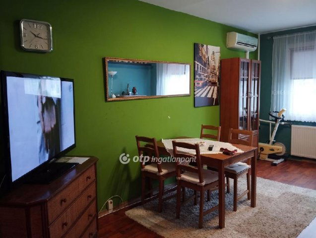 Eladó panellakás, Székesfehérvárott 55 M Ft, 1+1 szobás