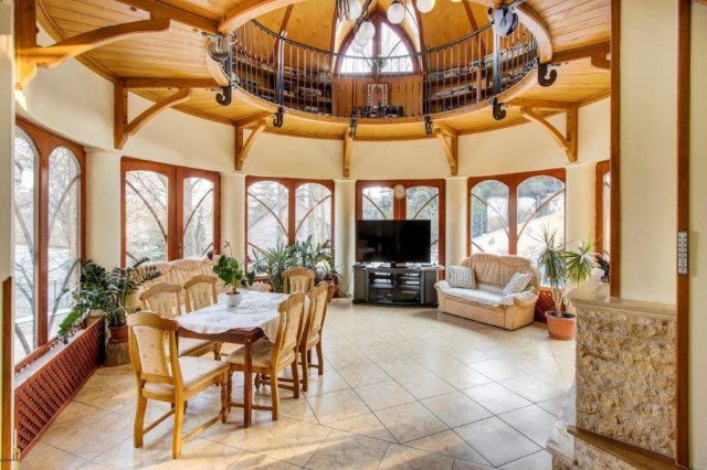 Eladó családi ház, Szentendrén 390 M Ft, 7 szobás