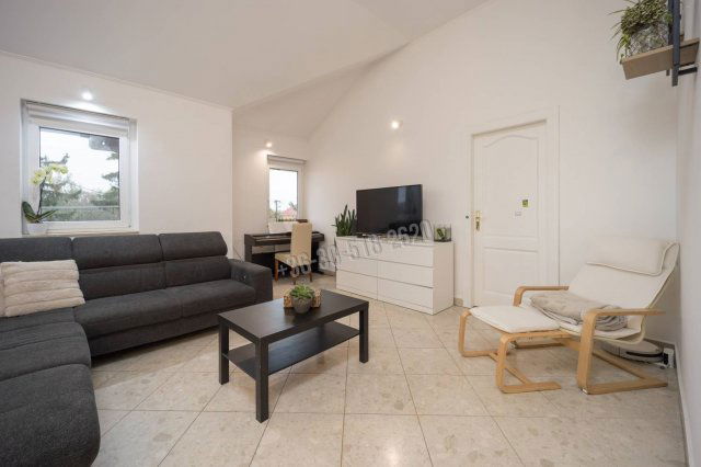 Eladó családi ház, Rétságon 129.9 M Ft, 9 szobás