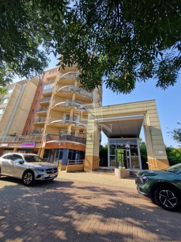 Kiadó üzlethelyiség, Székesfehérvárott 180 E Ft / hó