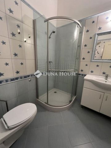 Eladó téglalakás, Pécsett 88.8 M Ft, 3 szobás