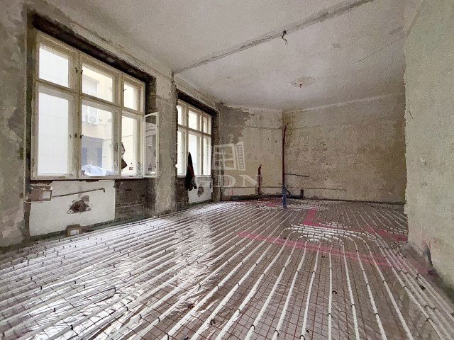 Eladó téglalakás, Budapesten, V. kerületben 139.9 M Ft, 2 szobás