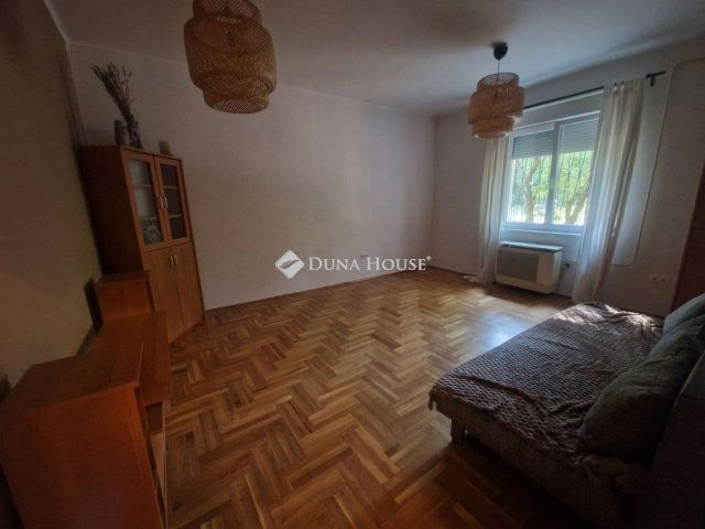 Eladó téglalakás, Budapesten, X. kerületben, Szárnyas utcában
