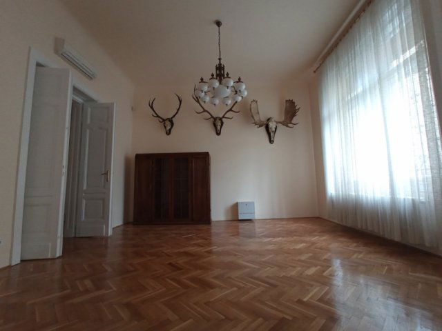 Kiadó iroda, Budapesten, XIV. kerületben, Izsó utcában