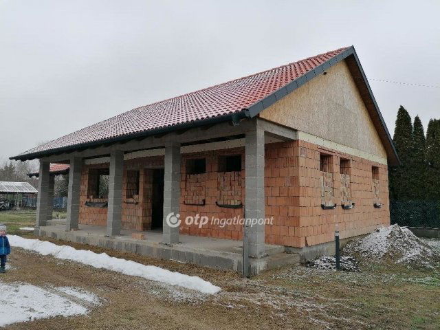 Eladó nyaraló, Cegléden 39.9 M Ft, 1 szobás