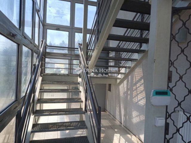 Eladó ipari ingatlan, Zalaegerszegen 198 M Ft