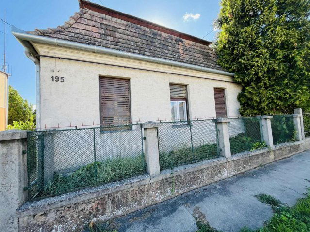 Eladó családi ház, Naszályon 42.9 M Ft, 4 szobás