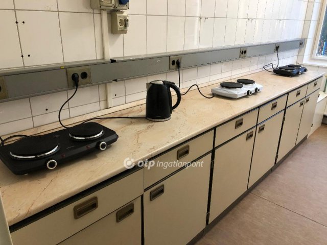 Eladó ipari ingatlan, Mosonmagyaróváron 385 M Ft