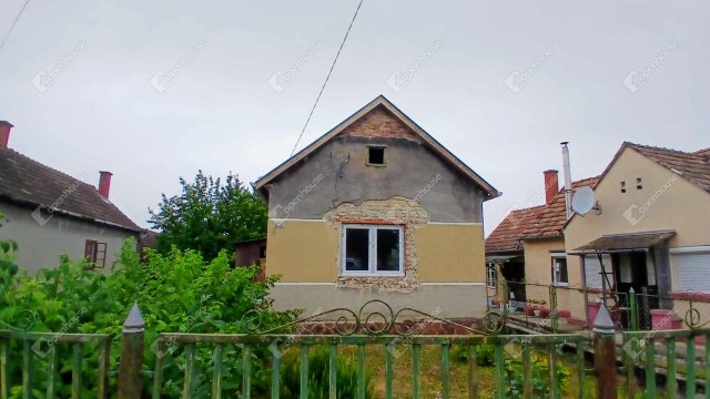 Eladó családi ház, Söjtörön 10.9 M Ft, 2 szobás