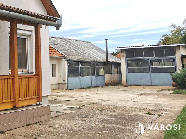 Eladó ipari ingatlan, Békéscsabán 52.5 M Ft, 4 szobás