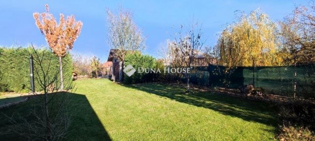 Eladó családi ház, Isaszegen 99.9 M Ft, 7 szobás