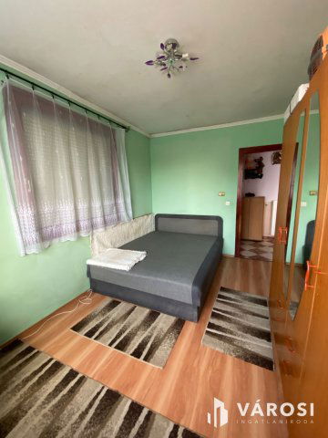 Eladó családi ház, Komáromban 47 M Ft, 3 szobás
