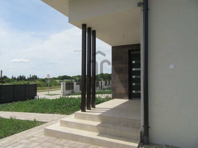 Eladó családi ház, Diósdon 219.9 M Ft, 6 szobás